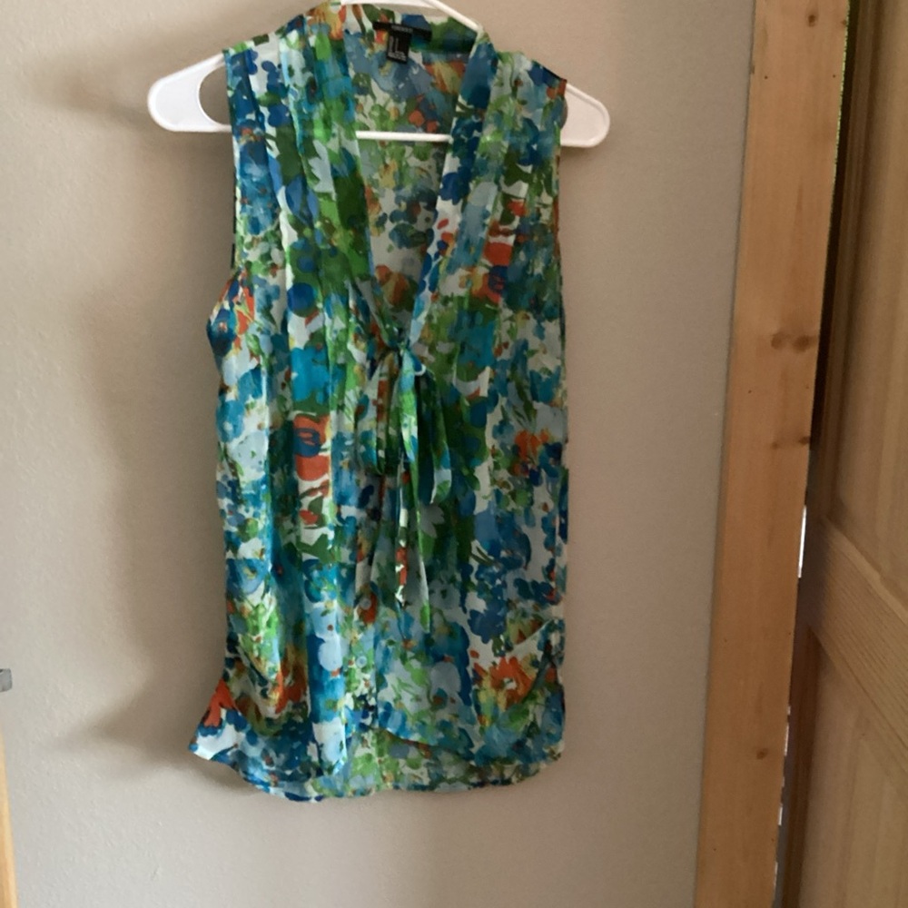 Forever 21 Floral Multicolor Sleeveless Chiffon Blouse S Bow Button Accents